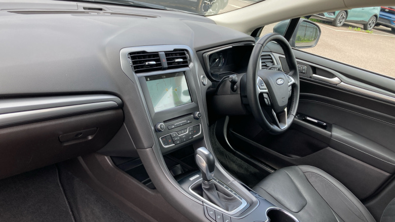 Ford Mondeo 2.0 Hybrid Titanium Edition 4dr Auto Hybrid Saloon